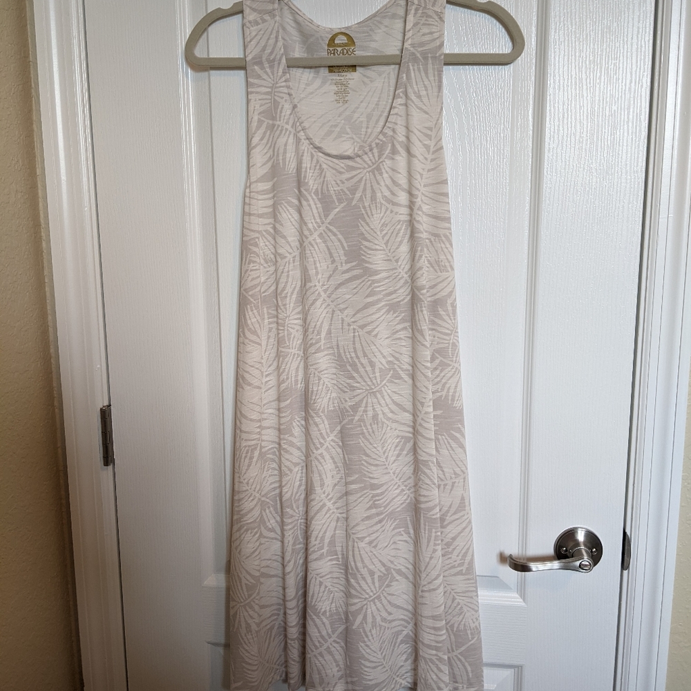 Paradise Bay women's casual sundress. Size L. Light tan with design.
